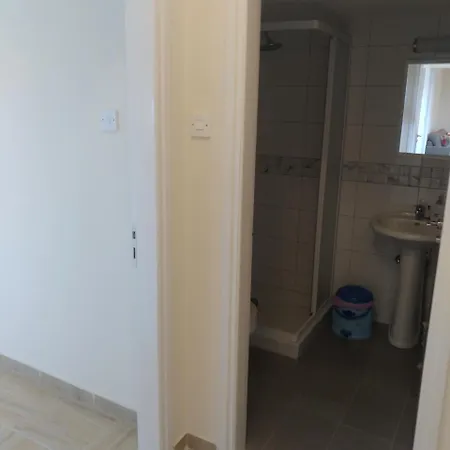 Apartment Luxury 2 Bedroom Central *