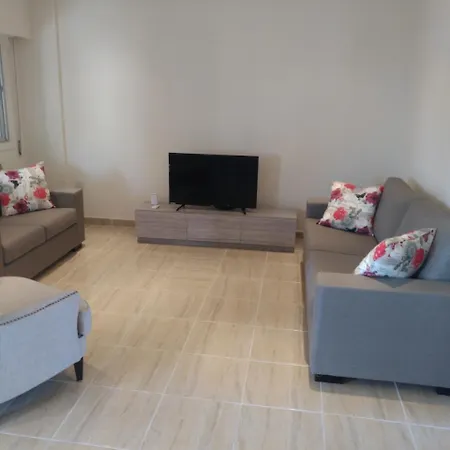 Luxury 2 Bedroom Central Apartment