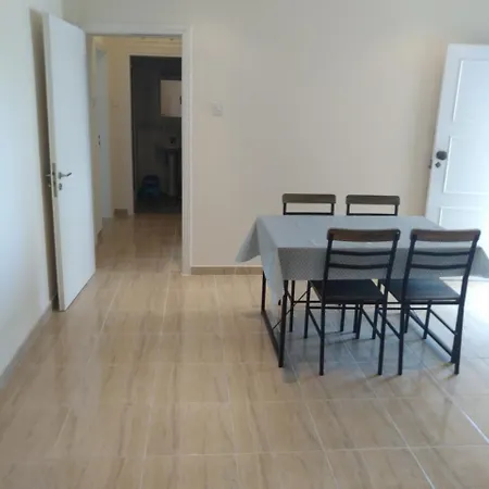 Apartment Luxury 2 Bedroom Central Larnaca
