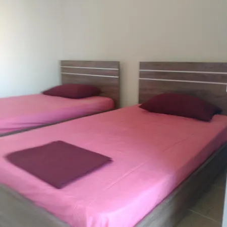 Luxury 2 Bedroom Central