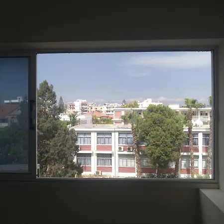 Luxury 2 Bedroom Central لارنكا