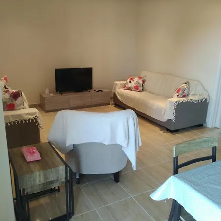 Luxury 2 Bedroom Central *