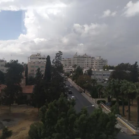 شقة Luxury 2 Bedroom Central لارنكا